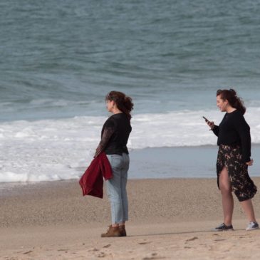 Selfie-girls on the beach