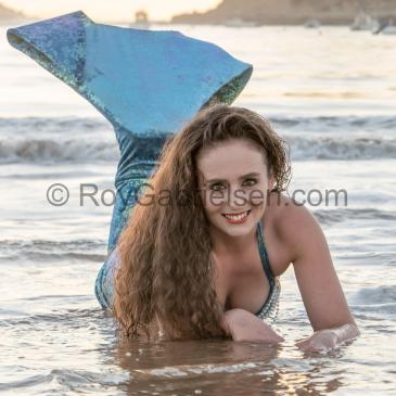 Mermaid at praia de São Martinho do Porto