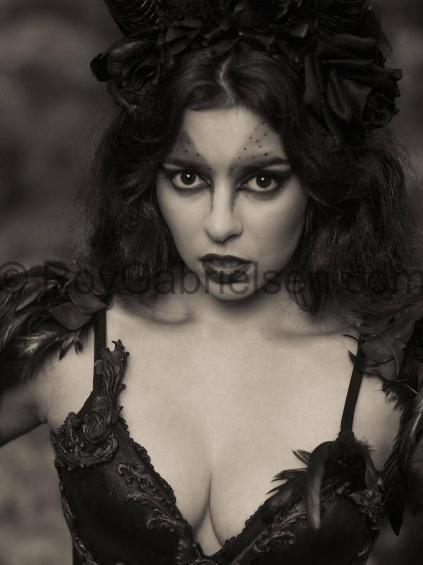 Model: Silvia Raposo MUA and Costumes: Anabela Vieira Production: Mysterious Events & Different Turtle